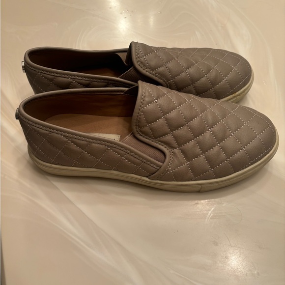 Steve Madden Taupe Slip on shoes - Picture 2 of 3